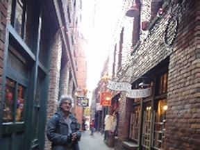 Mead in a Chinatown alley